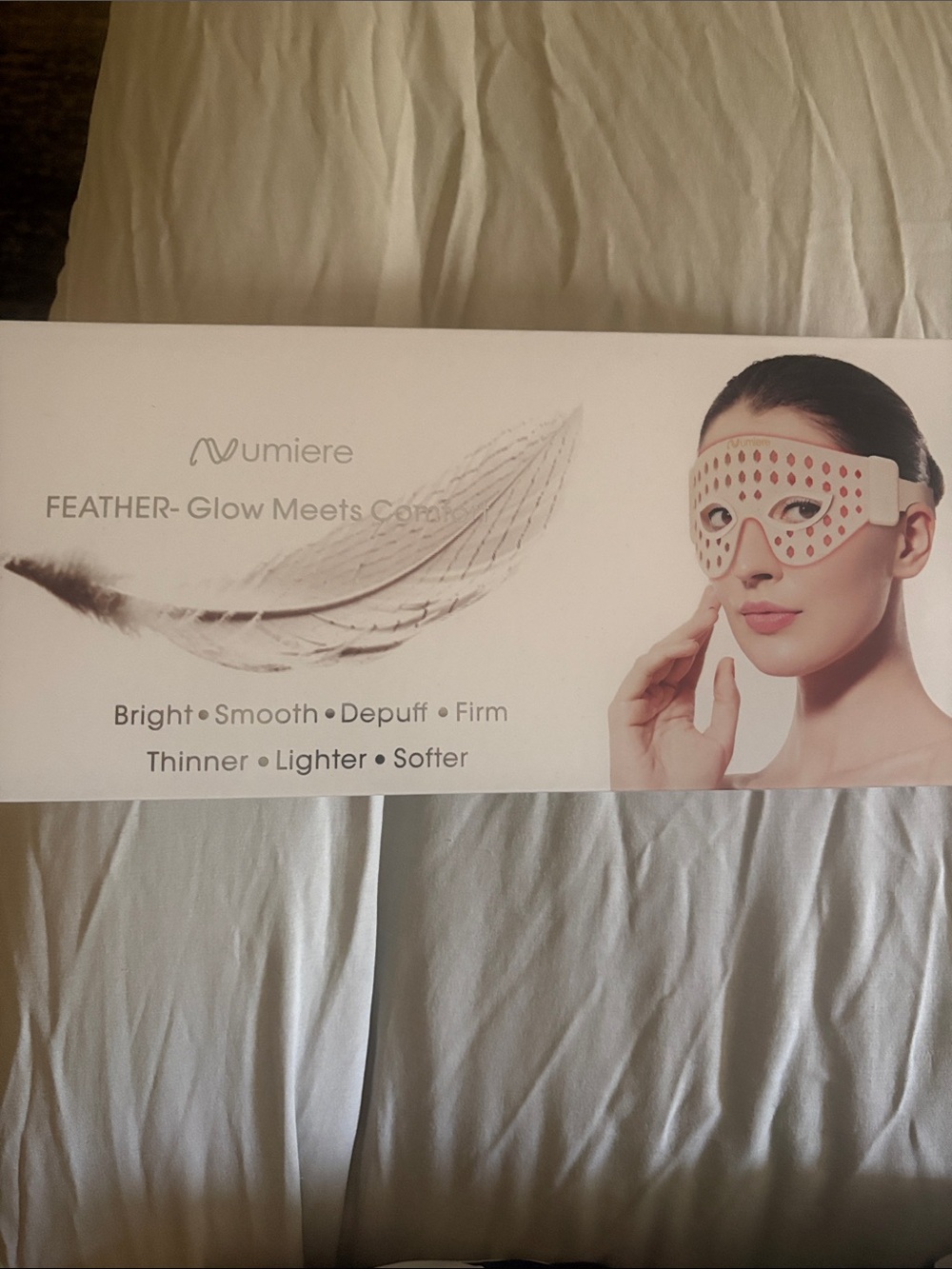 Lumiere Feather Glow Mask - Excellent condition